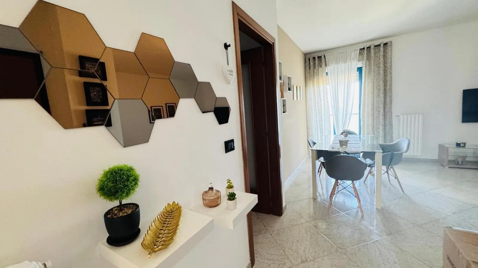 Gin House Seaview Apartman Bari